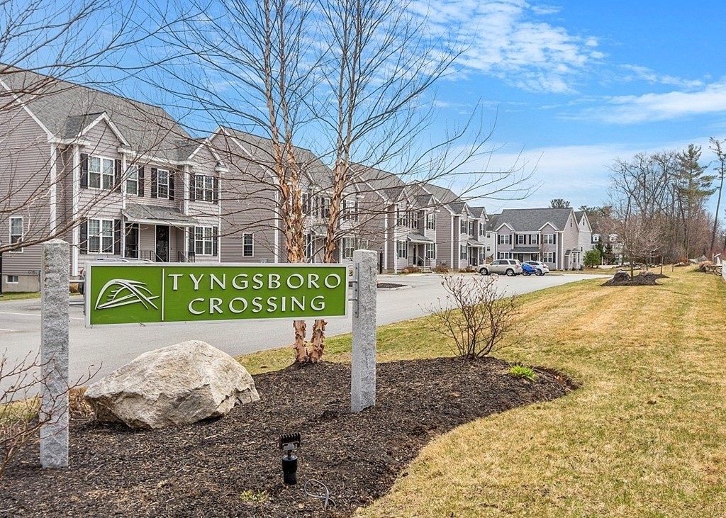 8 Riley Road, Unit 8 Tyngsboro, MA 01879 - Photo 2 of 34