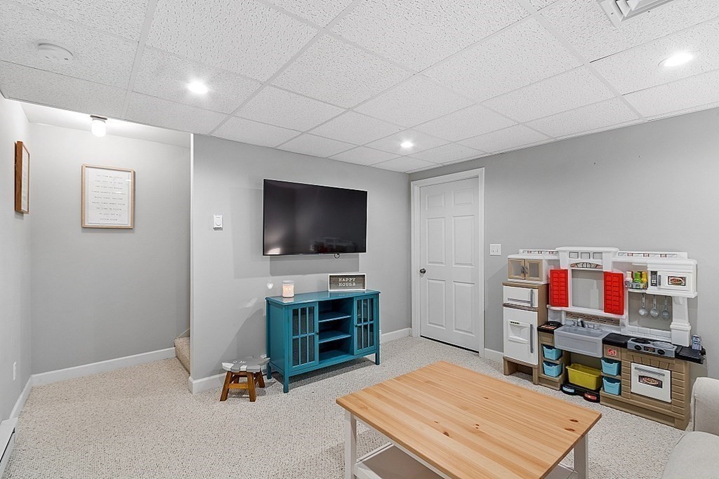 8 Riley Road, Unit 8 Tyngsboro, MA 01879 - Photo 25 of 34