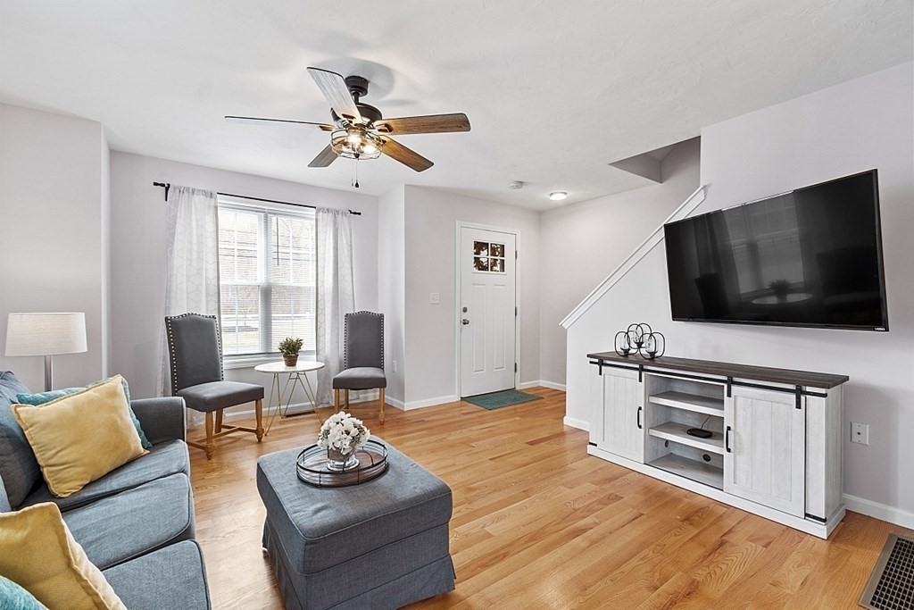 8 Riley Road, Unit 8 Tyngsboro, MA 01879 - Photo 5 of 34