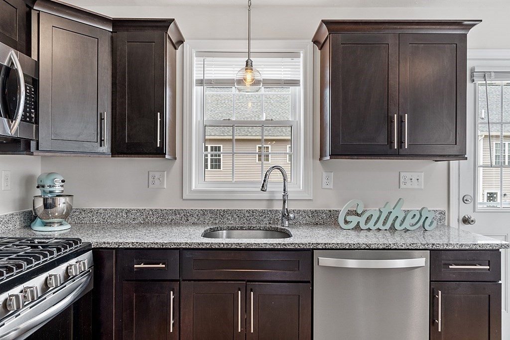 8 Riley Road, Unit 8 Tyngsboro, MA 01879 - Photo 8 of 34