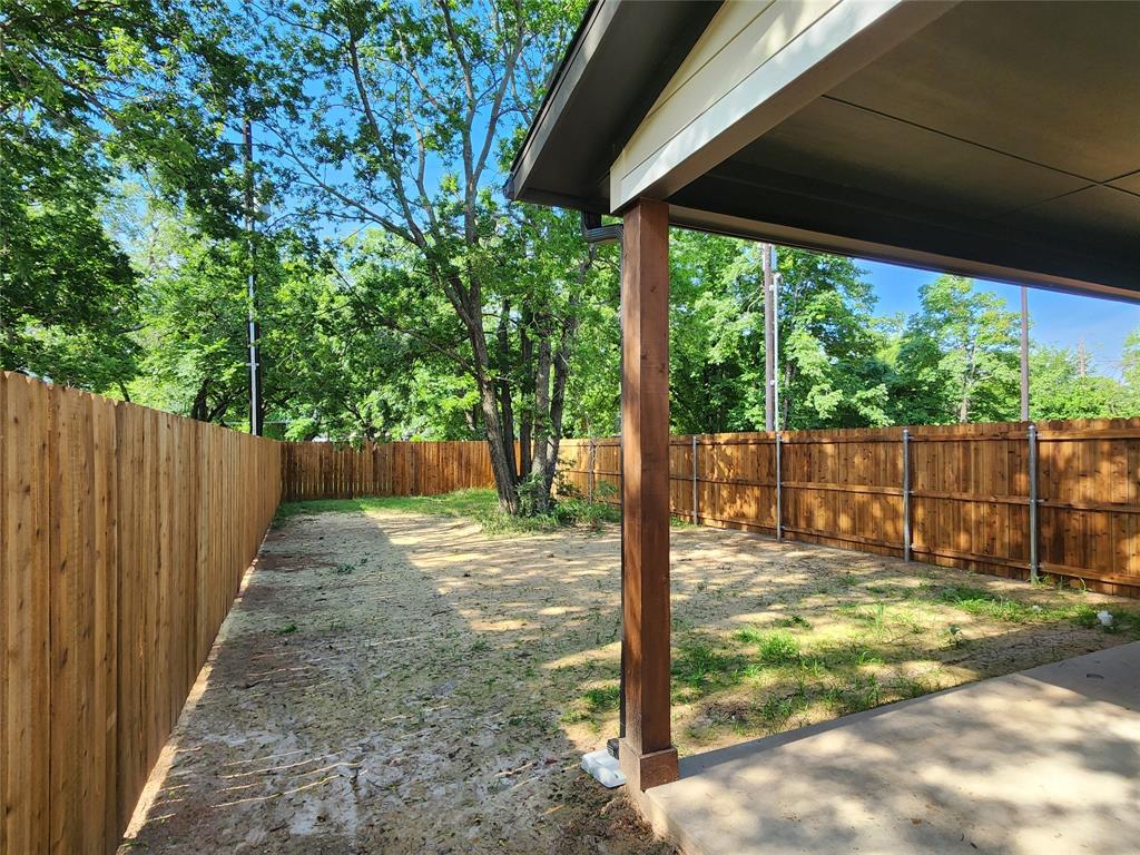 211 Trinity Street Bridgeport, TX 76426 - Photo 4 of 17