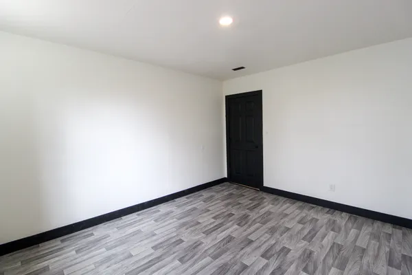 $2,100 | 8102 U Highway North, Lockhart, TX 78644