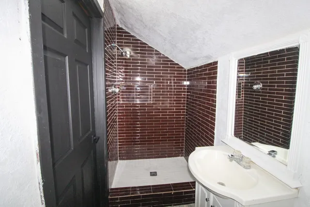 $2,200 | 8102 U Highway North, Lockhart, TX 78644