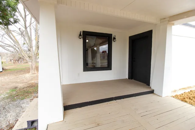 $2,200 | 8102 U Highway North, Lockhart, TX 78644