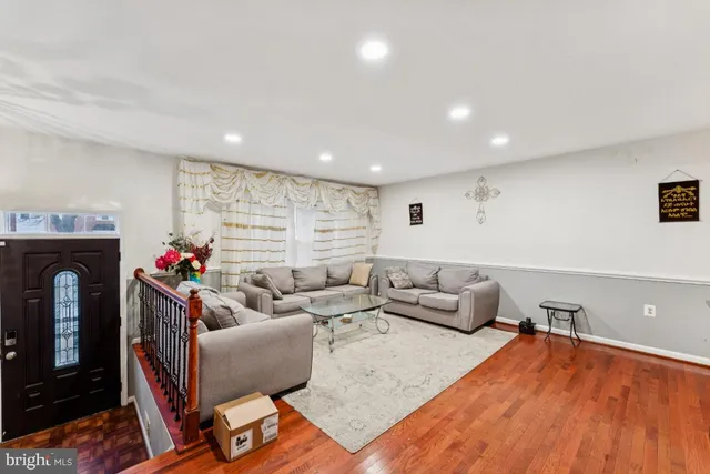 $2,800 | 14430 Bakersfield Court, Silver Spring, MD 20906