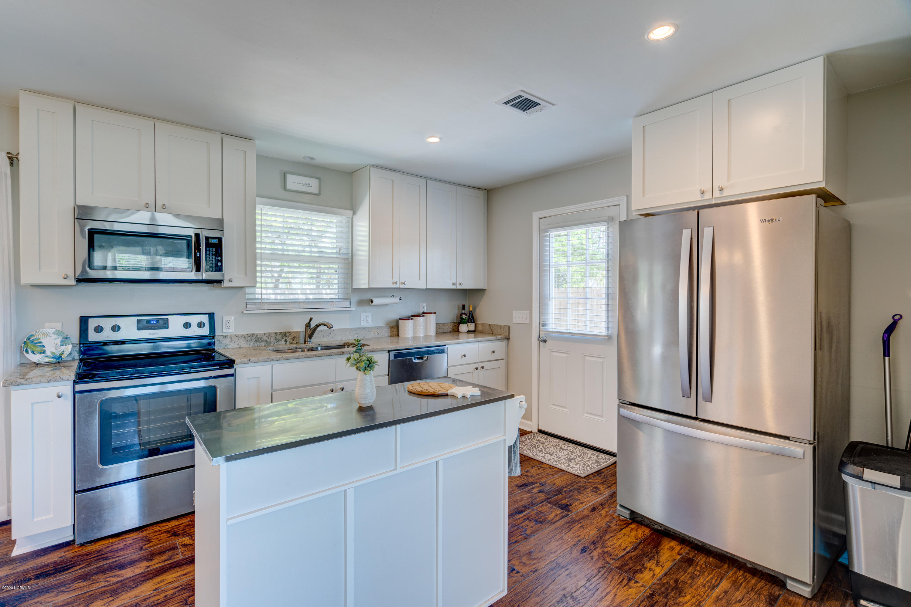 226 Lancaster Road Wilmington, NC 28409 - Photo 13 of 30 226LancasterEdit-23
