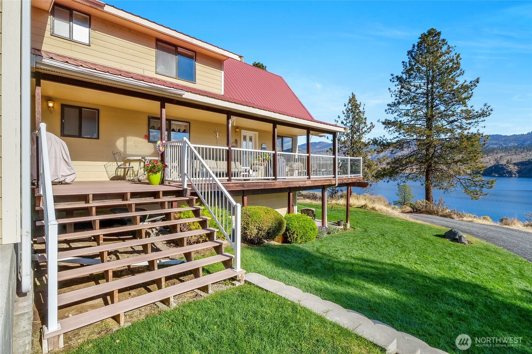 45220 Rantz Park Lane North Wilbur, WA 99185 - Photo 11 of 39 a front view of a house with a yard