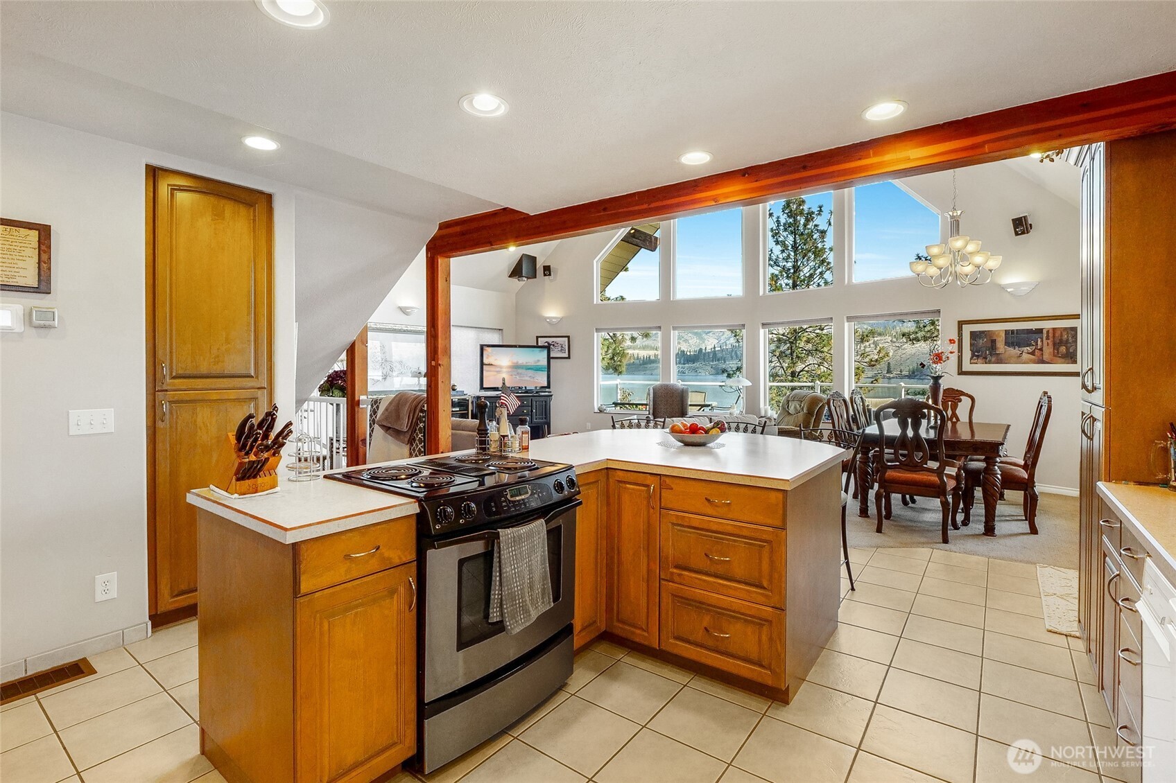 45220 Rantz Park Lane North Wilbur, WA 99185 - Photo 17 of 39 a kitchen that has a sink and a stove