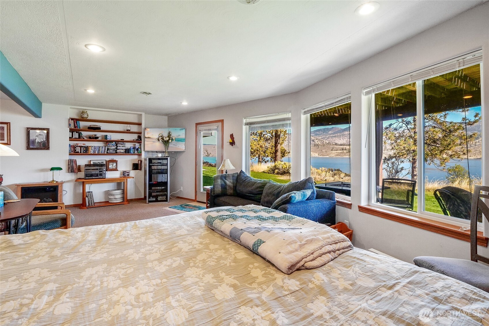 45220 Rantz Park Lane North Wilbur, WA 99185 - Photo 29 of 39 a bedroom with furniture and a large window