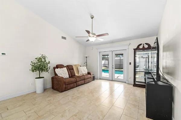 $400,677 | 2022 Rudder Drive, Valrico, FL 33594