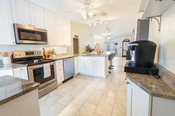 $400,677 | 2022 Rudder Drive, Valrico, FL 33594