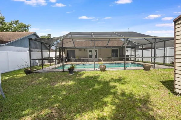 $400,677 | 2022 Rudder Drive, Valrico, FL 33594