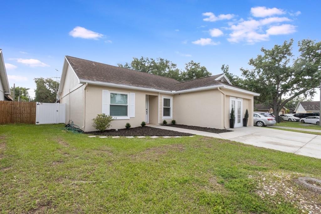 2022 Rudder Drive Valrico, FL 33594 - Photo 4 of 22