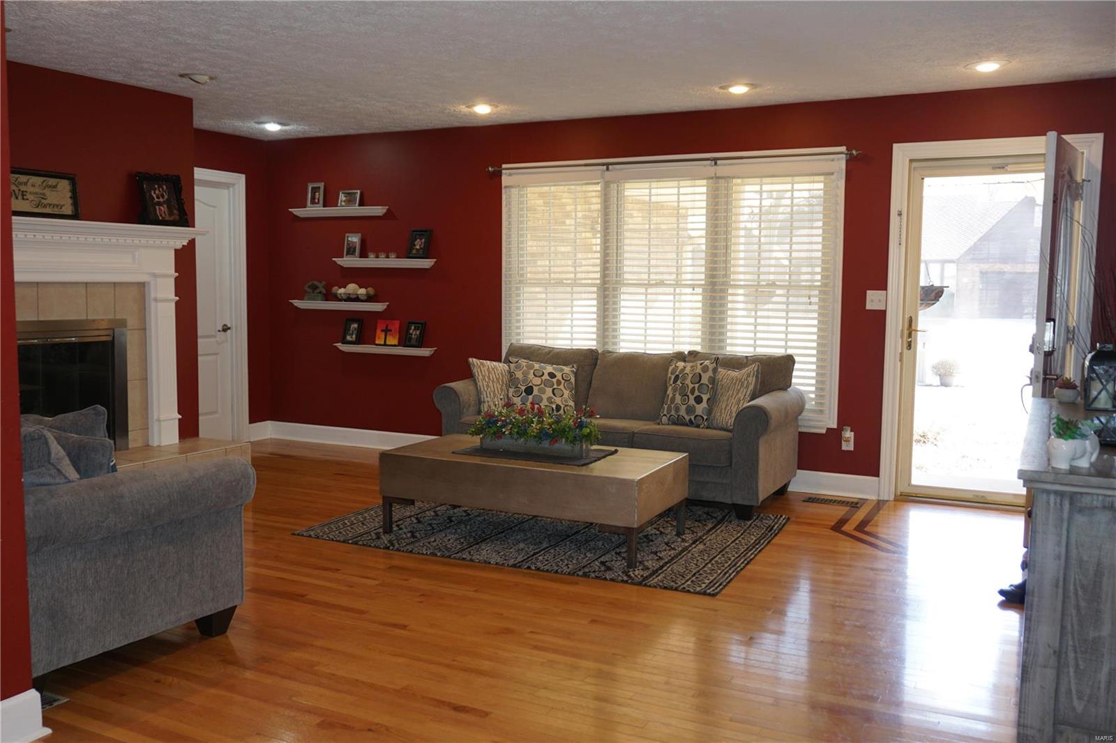 106 Hawthorn Road Salem, IL 62881 - Photo 2 of 44 Gallery Image 2
