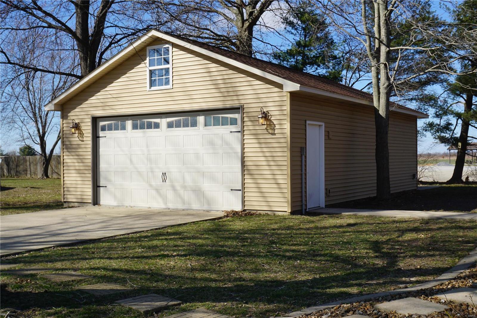 106 Hawthorn Road Salem, IL 62881 - Photo 39 of 44 Gallery Image 39