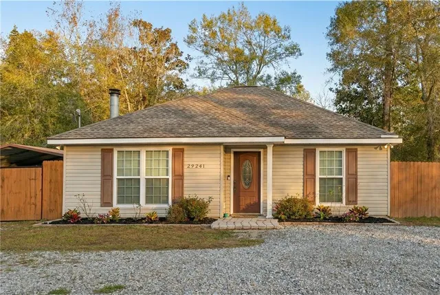 $230,000 | 29241 Tupelo Drive, Lacombe, LA 70445