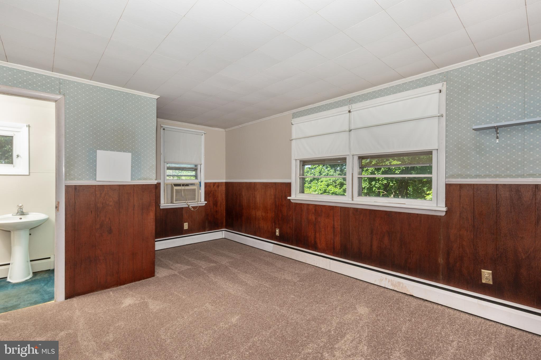 1023 Cherrytown Road Westminster, MD 21158 - Photo 19 of 39 Primary bedroom