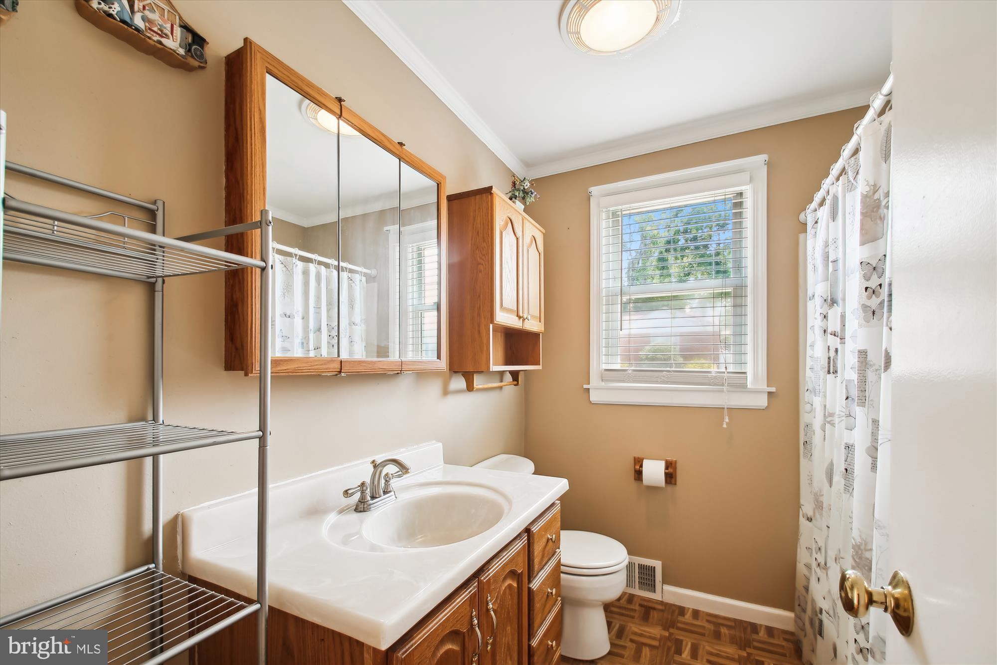 18 Homeland Road Pasadena, MD 21122 - Photo 25 of 40 Hall Bathroom