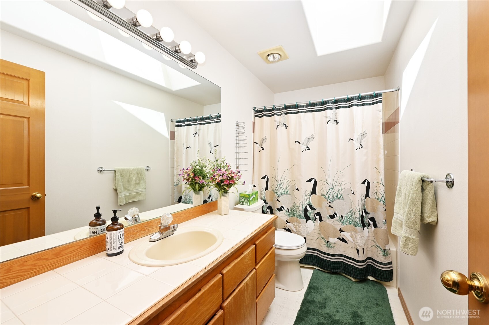1529 Ilwaco Avenue Northeast Renton, WA 98059 - Photo 24 of 40