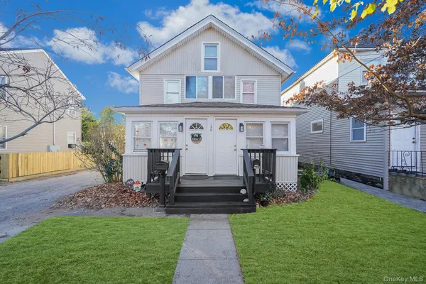 $3,100 | 158 Oldfield Avenue, Amityville, NY 11701