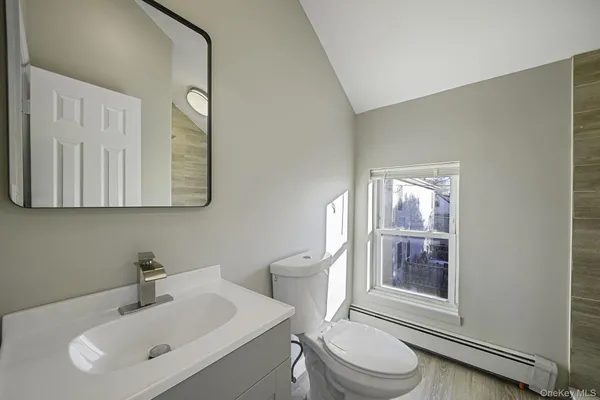 $3,100 | 158 Oldfield Avenue, Amityville, NY 11701