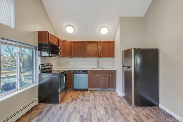 $3,100 | 158 Oldfield Avenue, Amityville, NY 11701