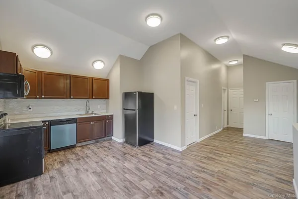 $3,100 | 158 Oldfield Avenue, Amityville, NY 11701