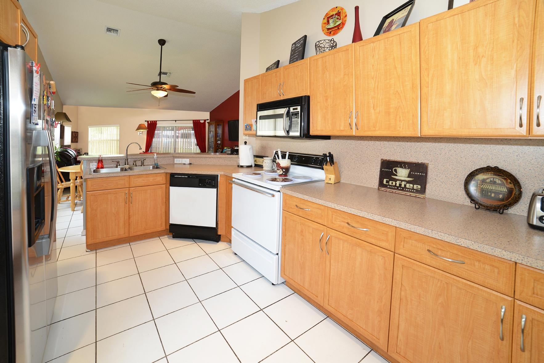 3720 Riverside Way Delray Beach, FL 33445 - Photo 3 of 16 ABK_4272A