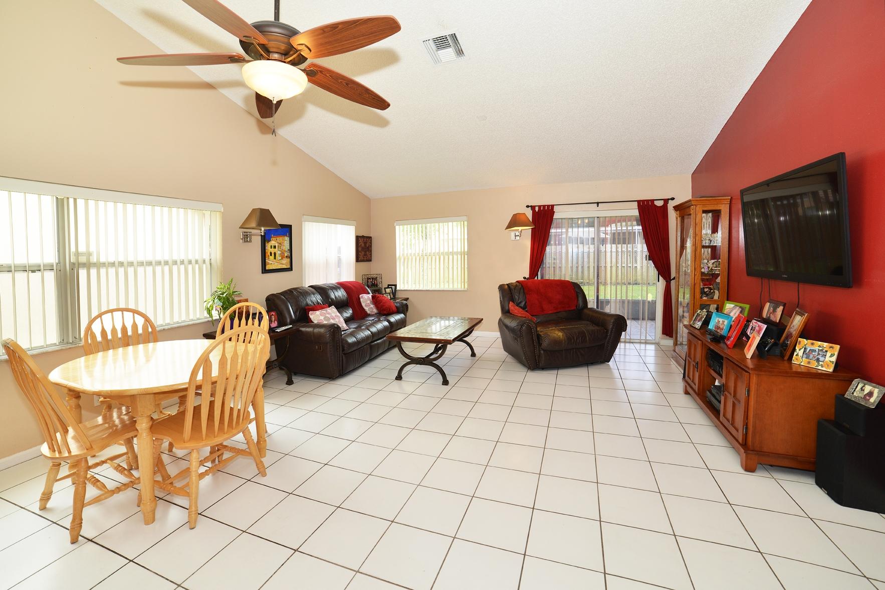 3720 Riverside Way Delray Beach, FL 33445 - Photo 5 of 16 ABK_4212A