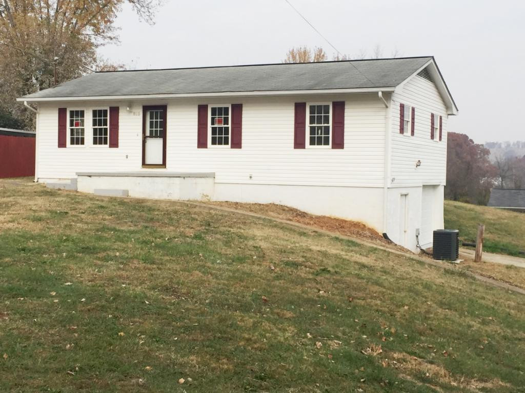 815 Old Stage Road Greeneville, TN 37745 - Photo 1 of 17 Photo 1