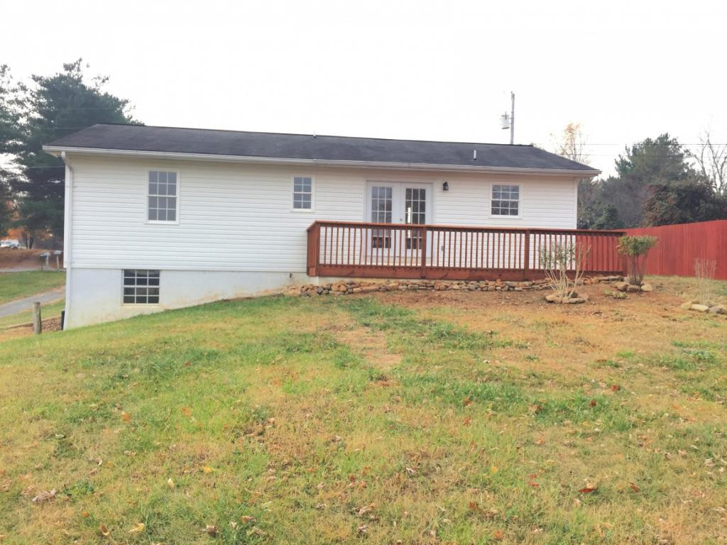 815 Old Stage Road Greeneville, TN 37745 - Photo 13 of 17 Photo 13
