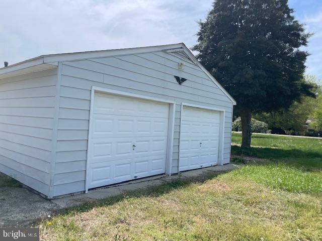 10317 Dinges Road Berlin, MD 21811 - Photo 3 of 14 garage