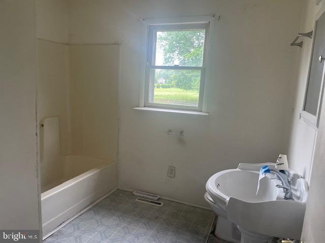 10317 Dinges Road Berlin, MD 21811 - Photo 10 of 14 bathroom
