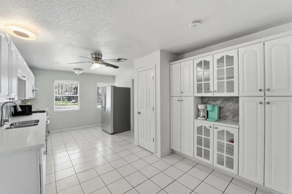 $3,500 | 13392 Southshore Drive, Conroe, TX 77304