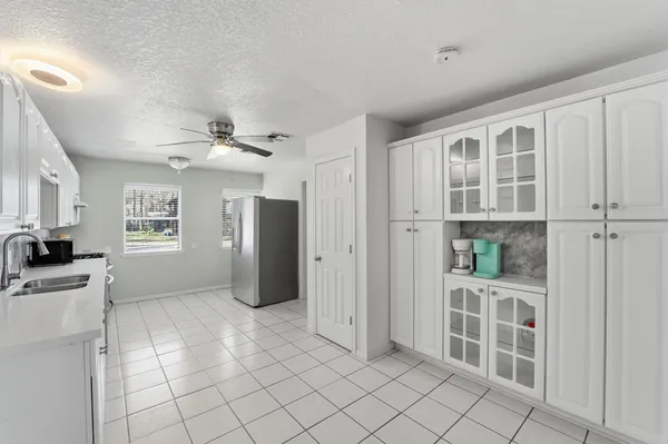 $3,500 | 13392 Southshore Drive, Conroe, TX 77304