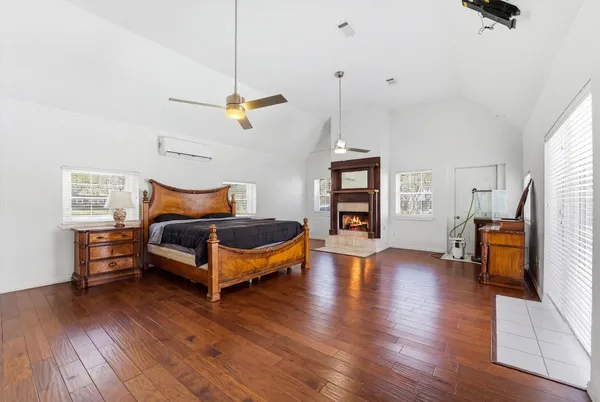 $3,500 | 13392 Southshore Drive, Conroe, TX 77304