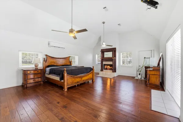 $3,500 | 13392 Southshore Drive, Conroe, TX 77304