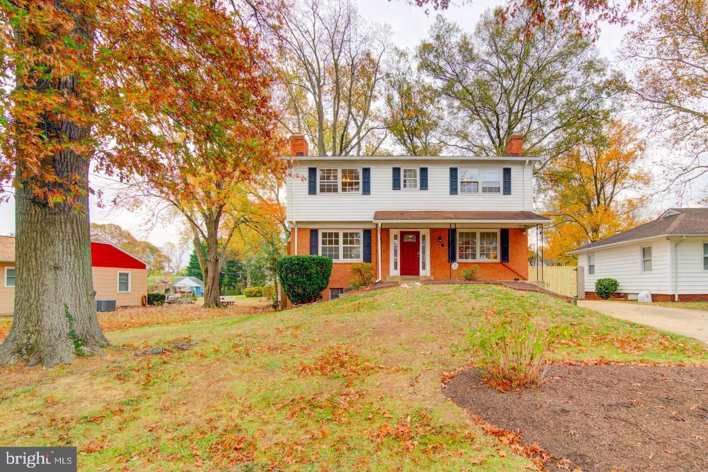 11207 Emack Road Beltsville, MD 20705 - Photo 3 of 43 Charming home with autumn hues.