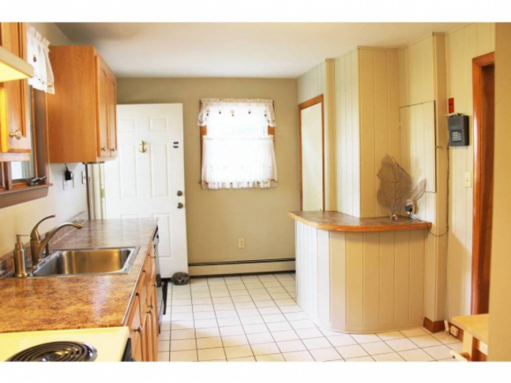 45 Lake Shore Road Salem, NH 03079 - Photo 5 of 21