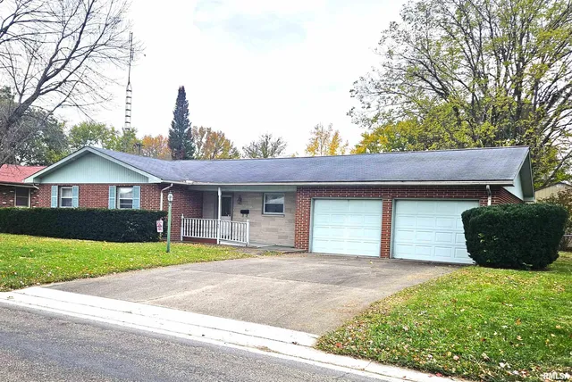 $174,900 | 145 Halfmoon Street, Lincoln, IL 62656