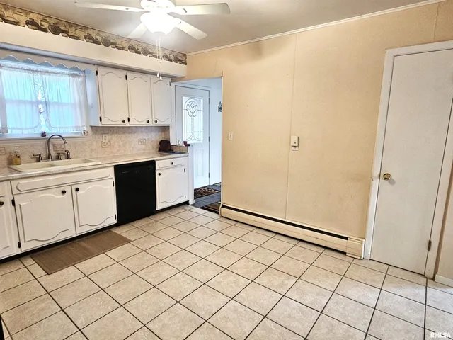 $174,900 | 145 Halfmoon Street, Lincoln, IL 62656