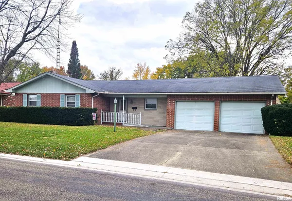$155,000 | 145 Halfmoon Street, Lincoln, IL 62656