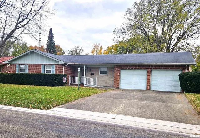 $174,900 | 145 Halfmoon Street, Lincoln, IL 62656