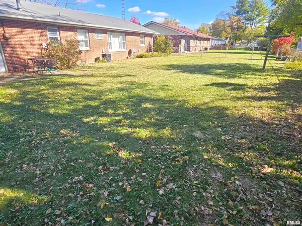 $155,000 | 145 Halfmoon Street, Lincoln, IL 62656