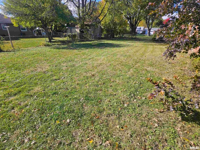 $174,900 | 145 Halfmoon Street, Lincoln, IL 62656