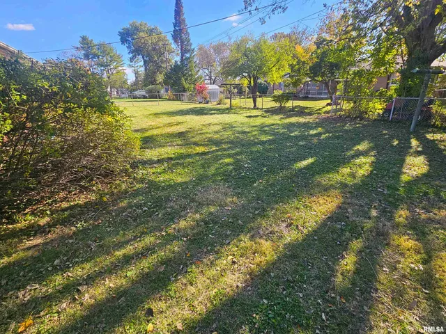 $174,900 | 145 Halfmoon Street, Lincoln, IL 62656