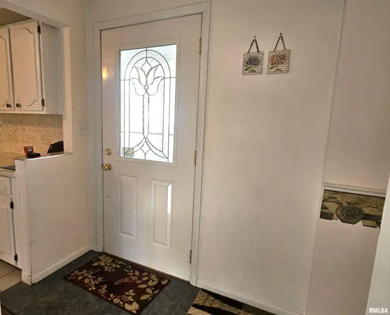 $155,000 | 145 Halfmoon Street, Lincoln, IL 62656