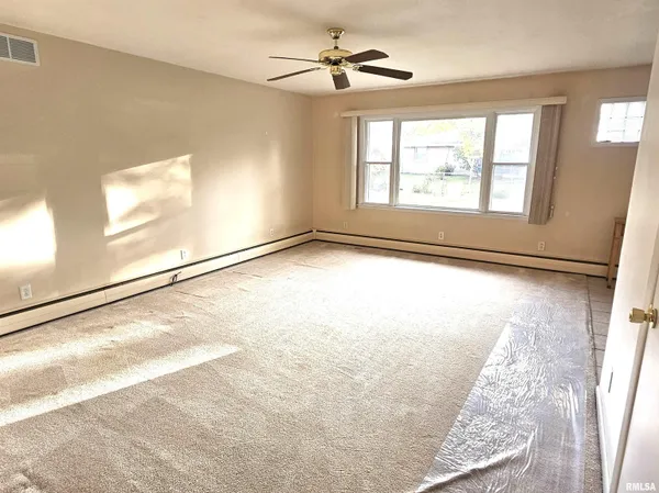 $155,000 | 145 Halfmoon Street, Lincoln, IL 62656