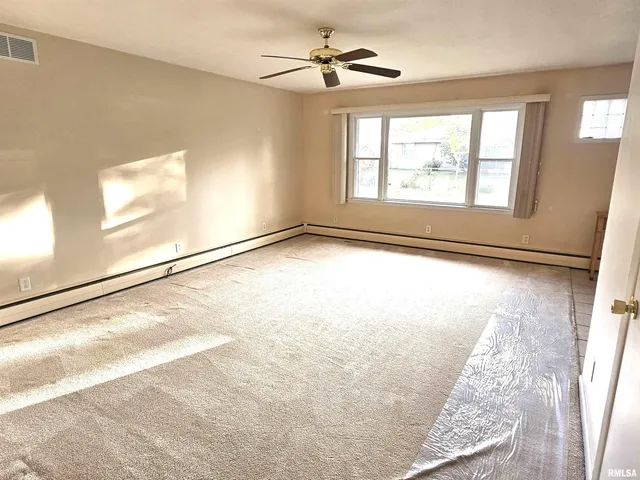 $174,900 | 145 Halfmoon Street, Lincoln, IL 62656