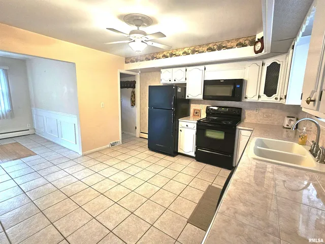 $174,900 | 145 Halfmoon Street, Lincoln, IL 62656